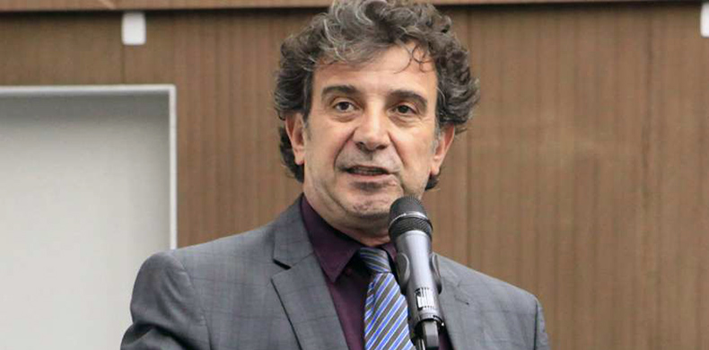 A educação nacional ganha importância fundamental na luta política